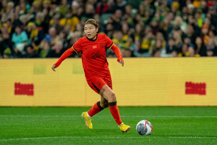 詹姆斯谈签名鞋：23代才发布不久 现在24代快要设计好了