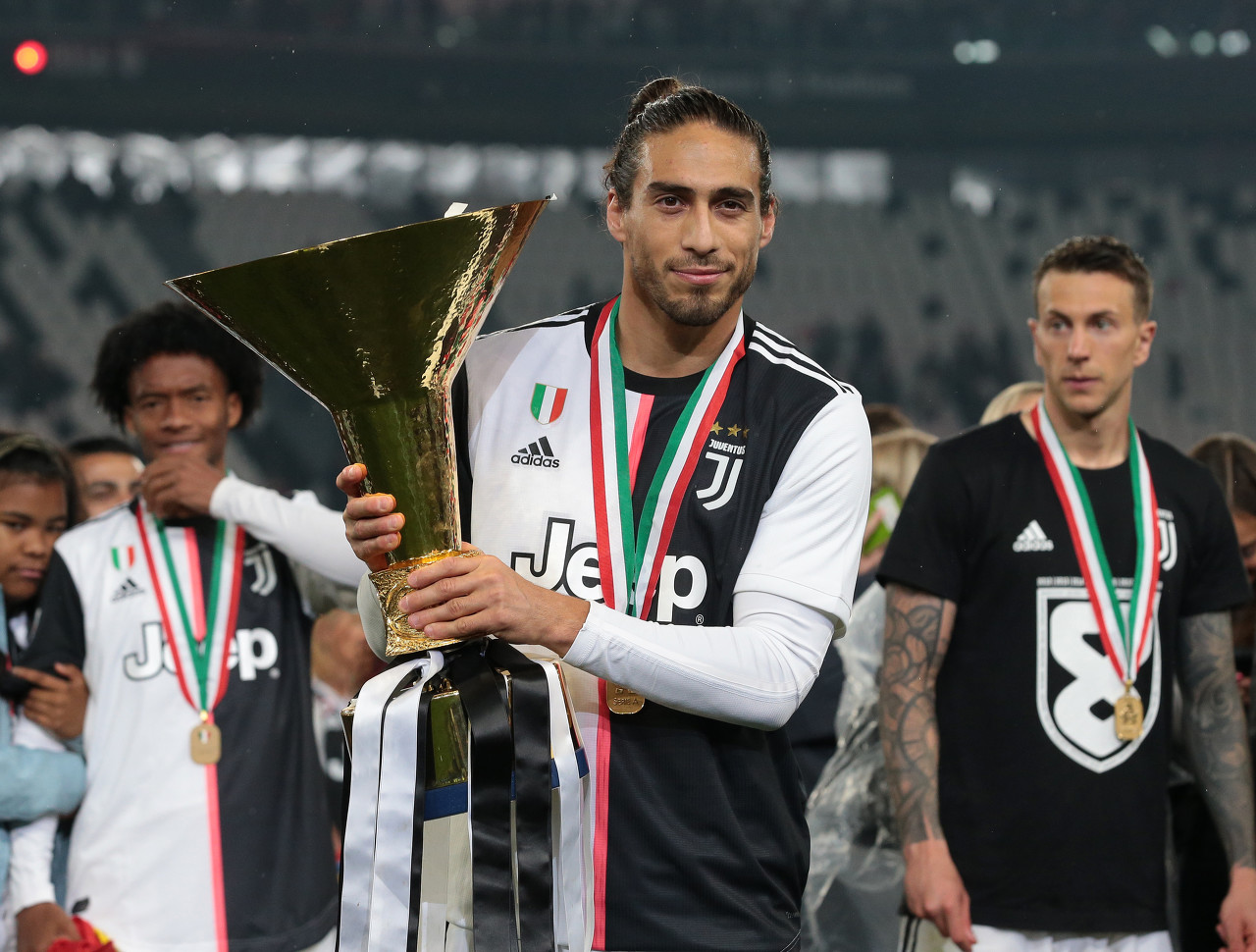 詹姆斯谈签名鞋：23代才发布不久 现在24代快要设计好了