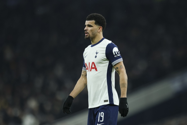 欢迎回家！官方：武汉三镇门将魏黾哲租借加盟深圳新鹏城